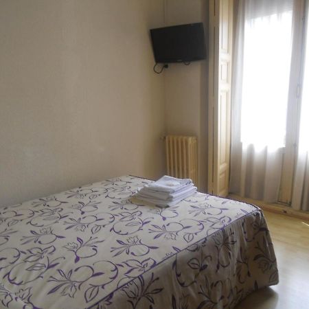 Hostal Olga Μαδρίτη Εξωτερικό φωτογραφία