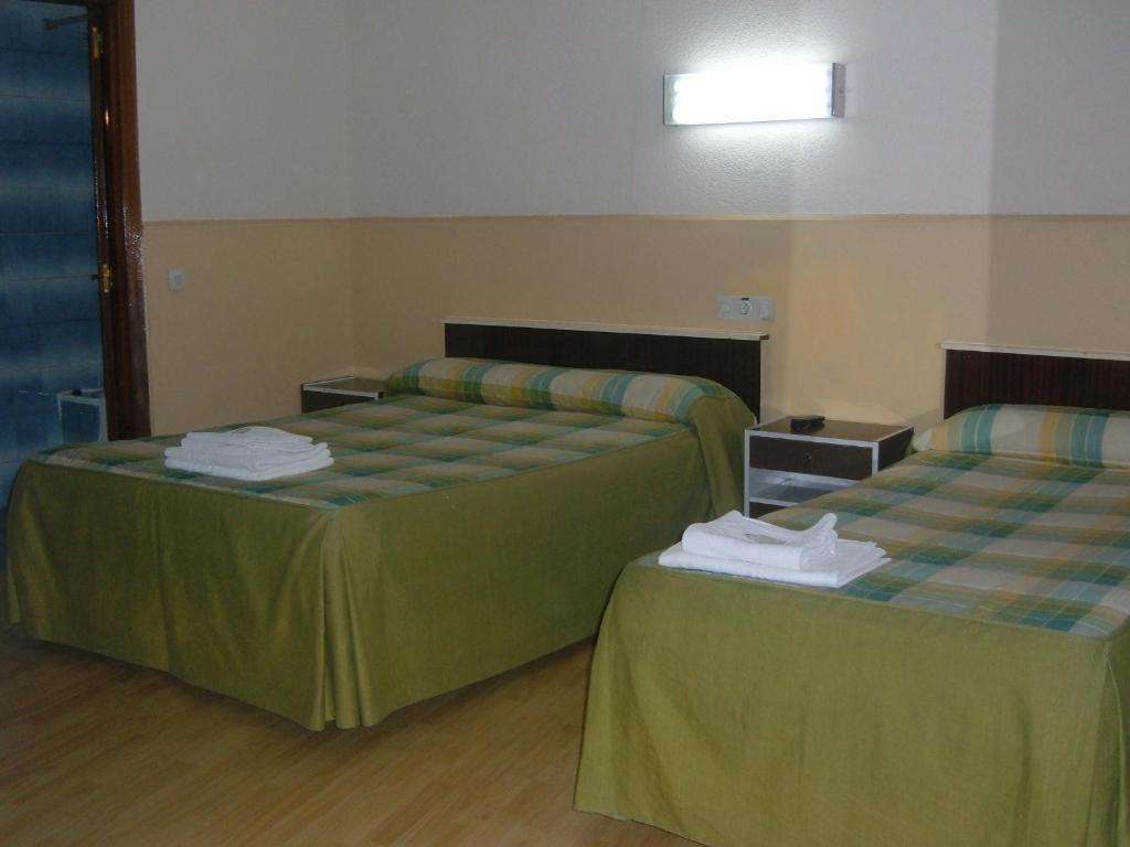 Hostal Olga Μαδρίτη Δωμάτιο φωτογραφία