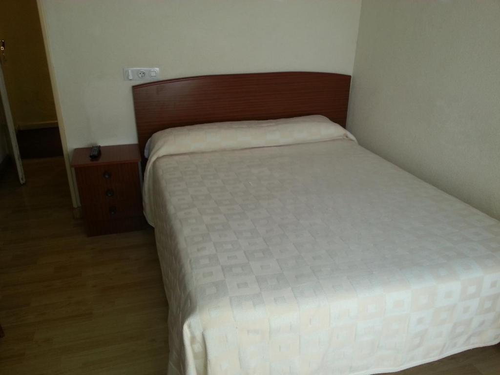 Hostal Olga Μαδρίτη Δωμάτιο φωτογραφία
