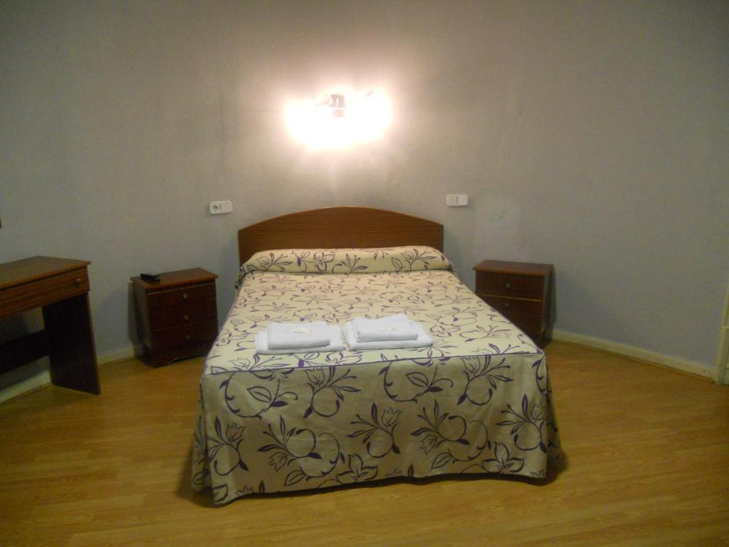 Hostal Olga Μαδρίτη Δωμάτιο φωτογραφία