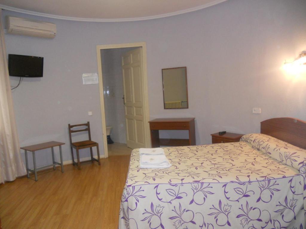 Hostal Olga Μαδρίτη Δωμάτιο φωτογραφία
