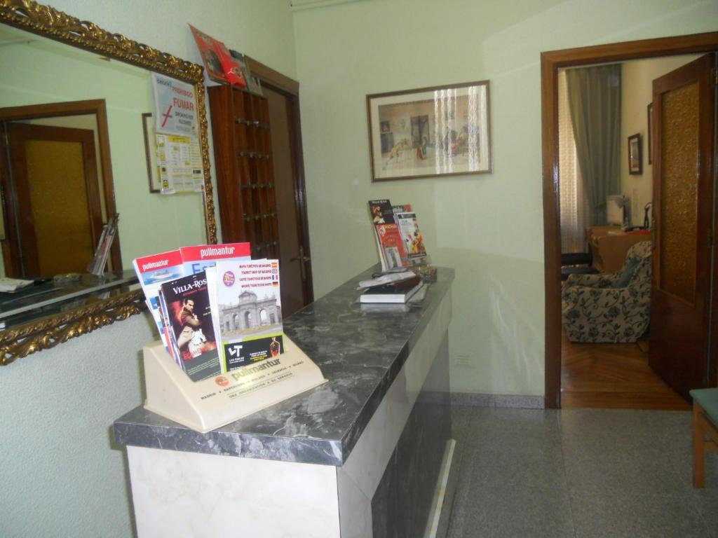 Hostal Olga Μαδρίτη Εξωτερικό φωτογραφία