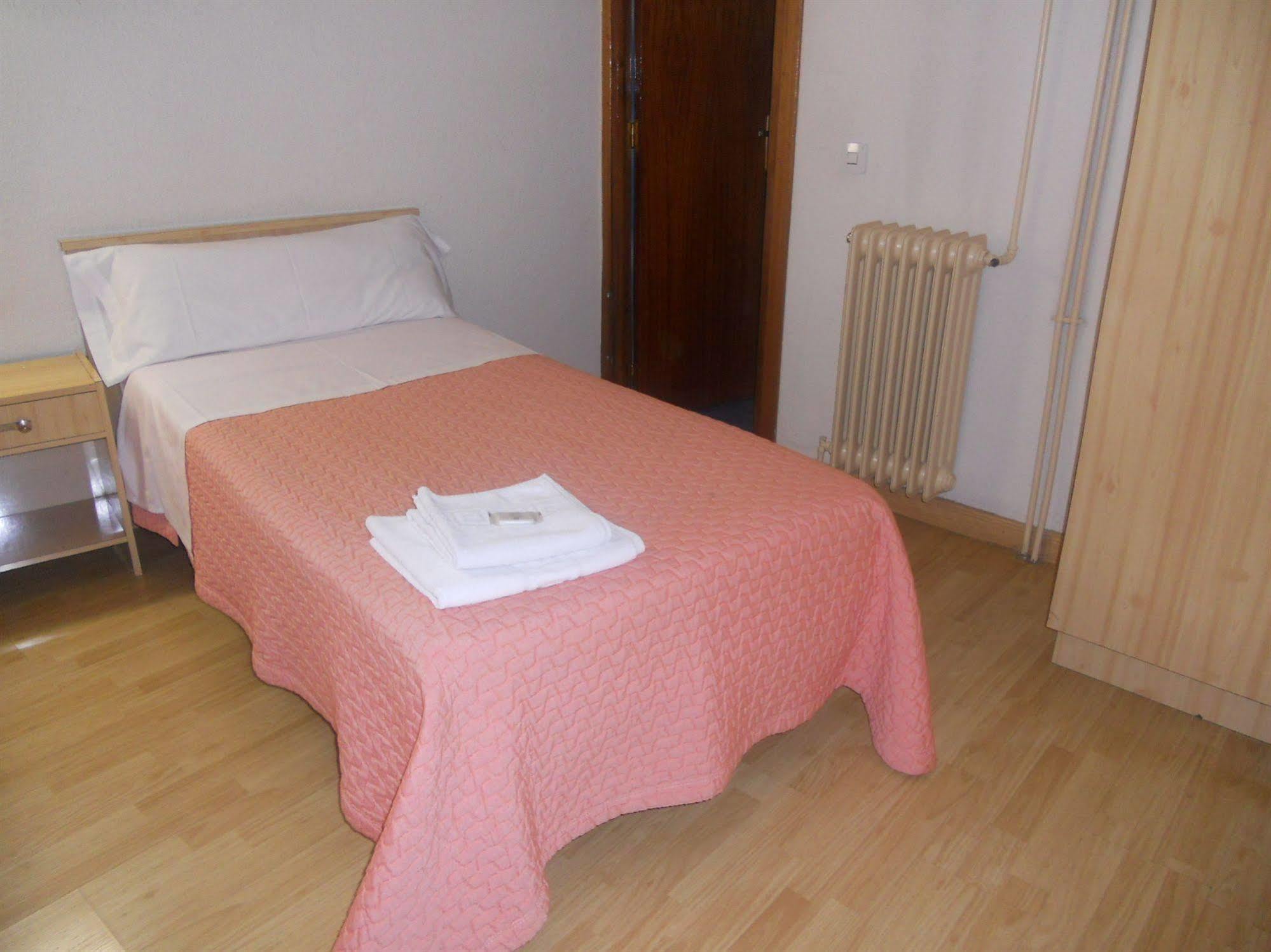 Hostal Olga Μαδρίτη Εξωτερικό φωτογραφία