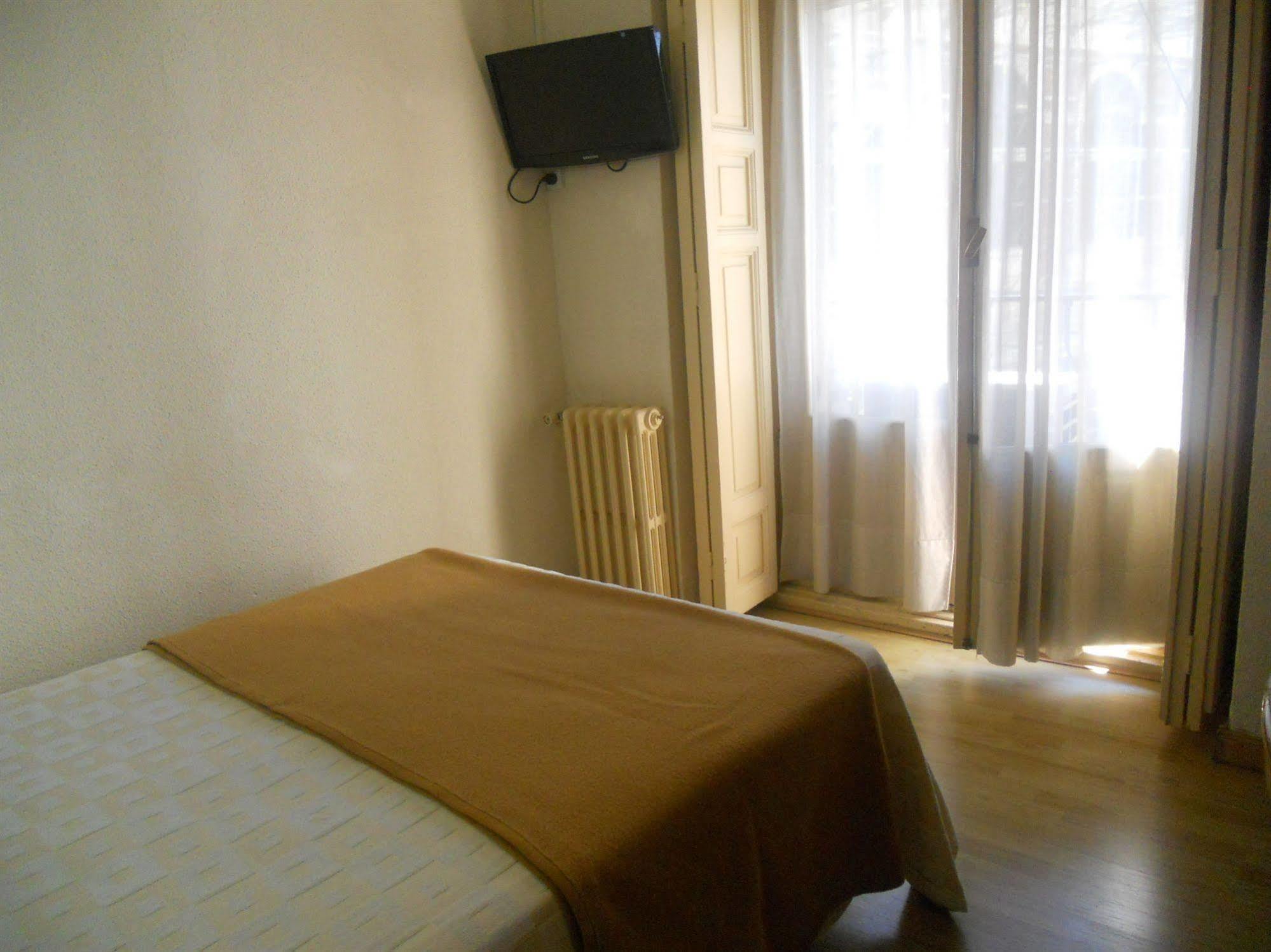Hostal Olga Μαδρίτη Εξωτερικό φωτογραφία