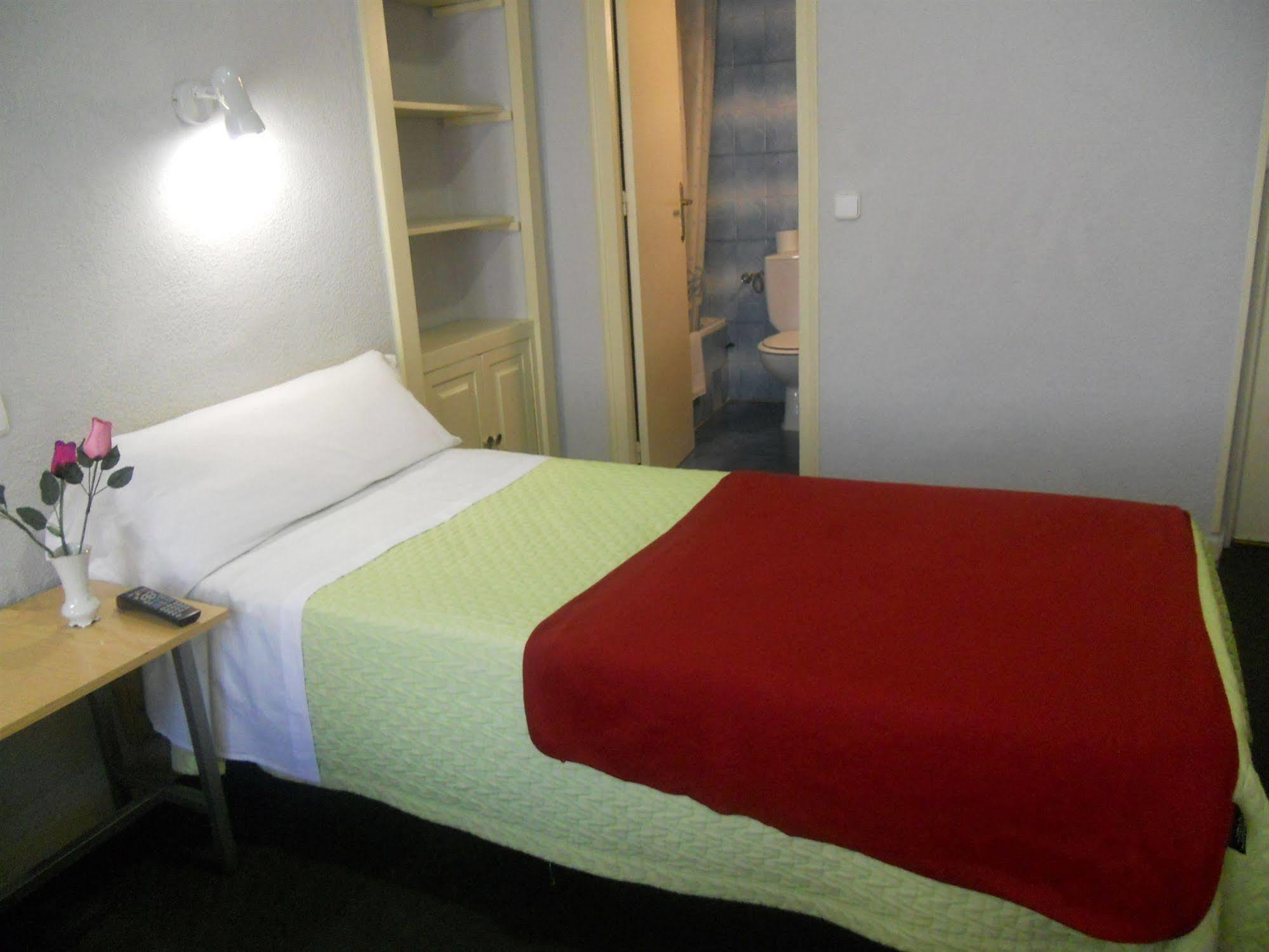 Hostal Olga Μαδρίτη Εξωτερικό φωτογραφία