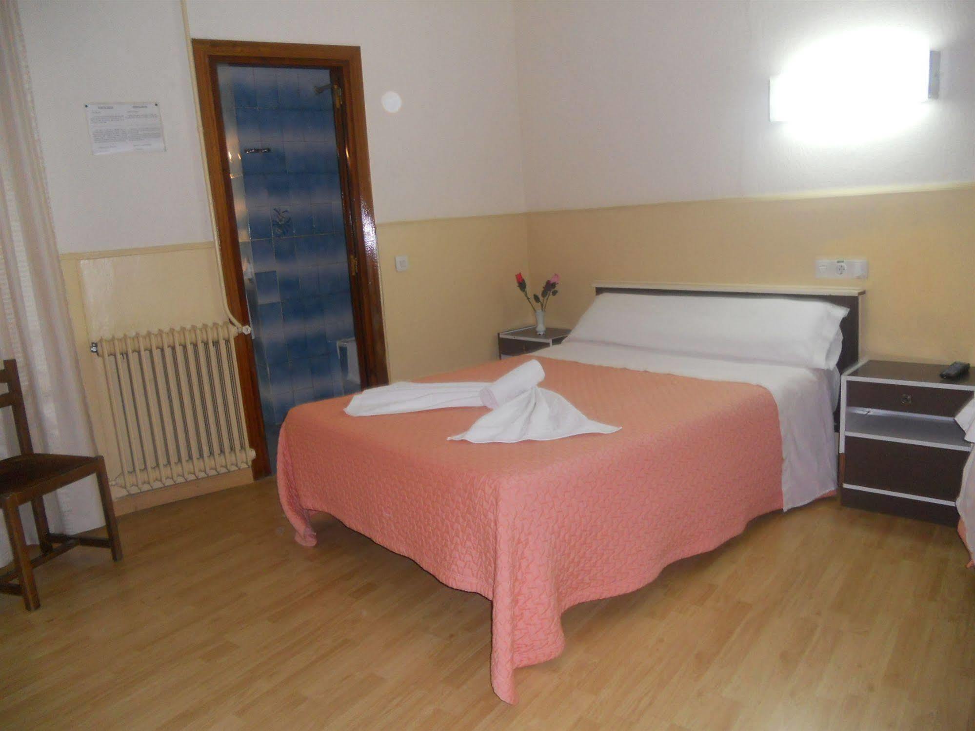 Hostal Olga Μαδρίτη Εξωτερικό φωτογραφία